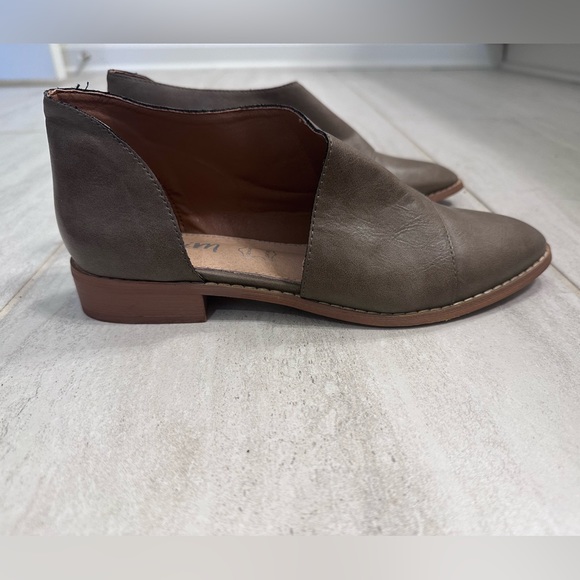 Mi iM Freya Leather Flats Taupe Size 6.5 NWT - Picture 4 of 6